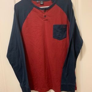 Volcom long sleeve shirt Size L